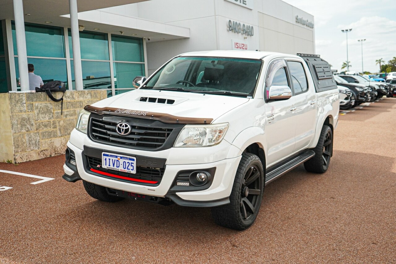 Toyota Hilux image 4