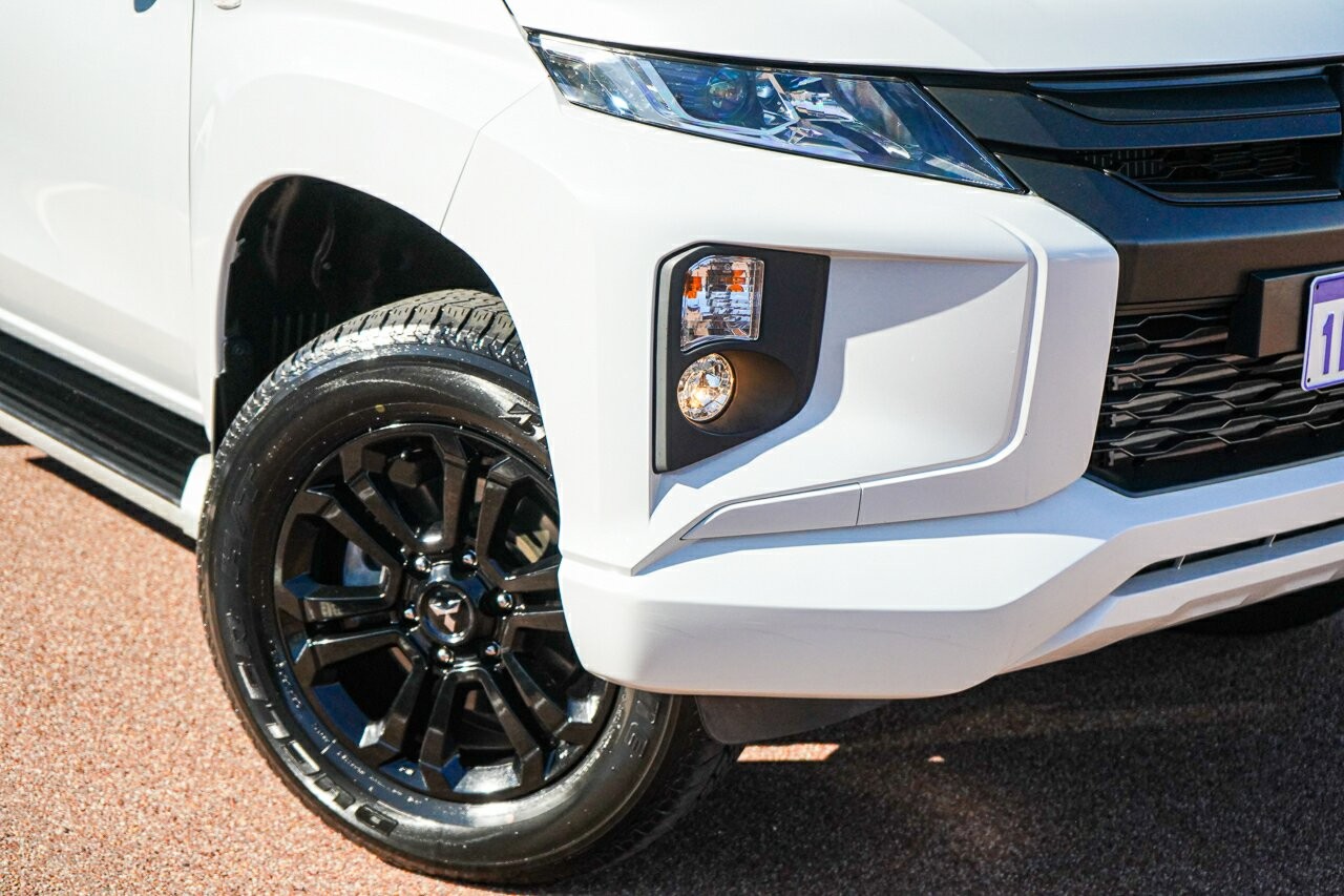 Mitsubishi Triton image 2