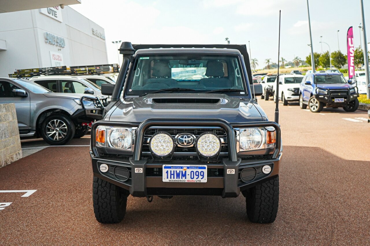 Toyota Landcruiser image 3