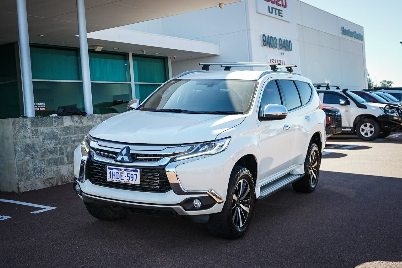 Mitsubishi Pajero Sport image 4