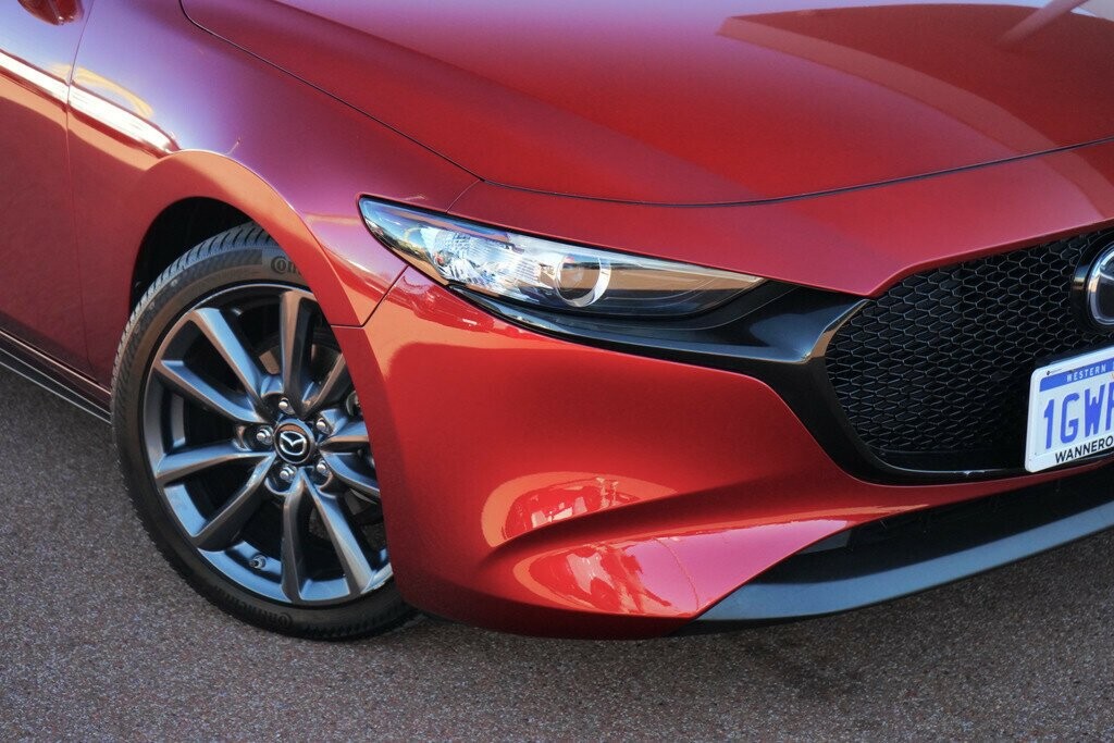 Mazda 3 image 2