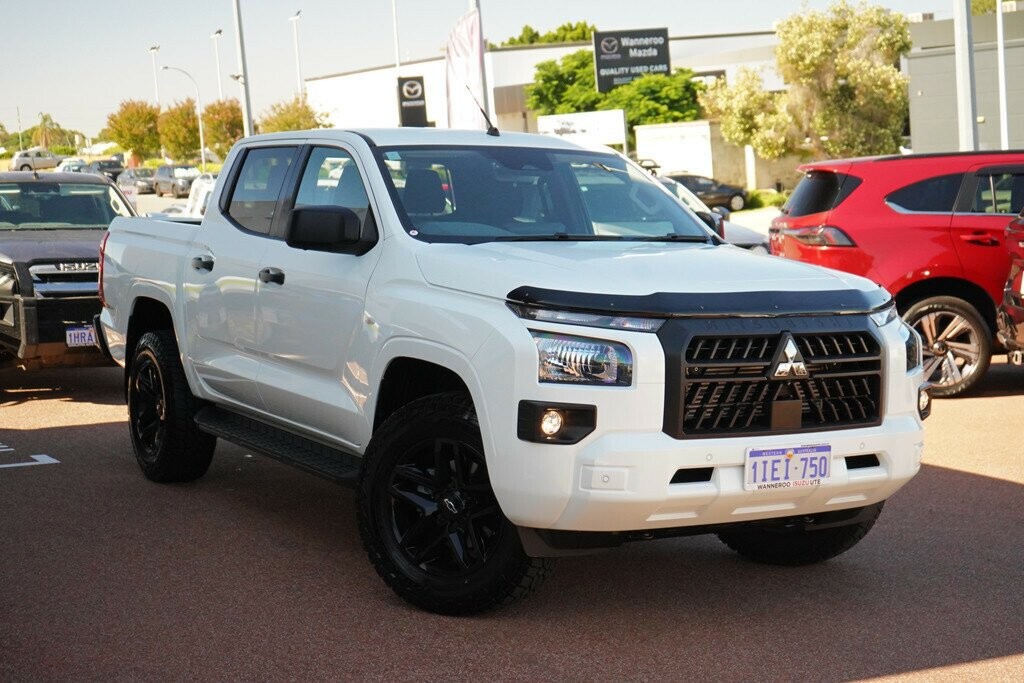 Mitsubishi Triton image 1
