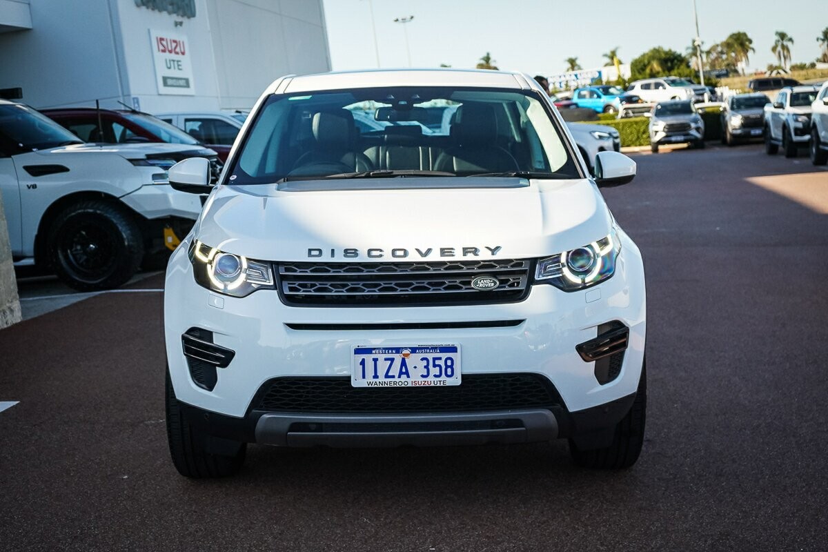 Land Rover Discovery Sport image 3