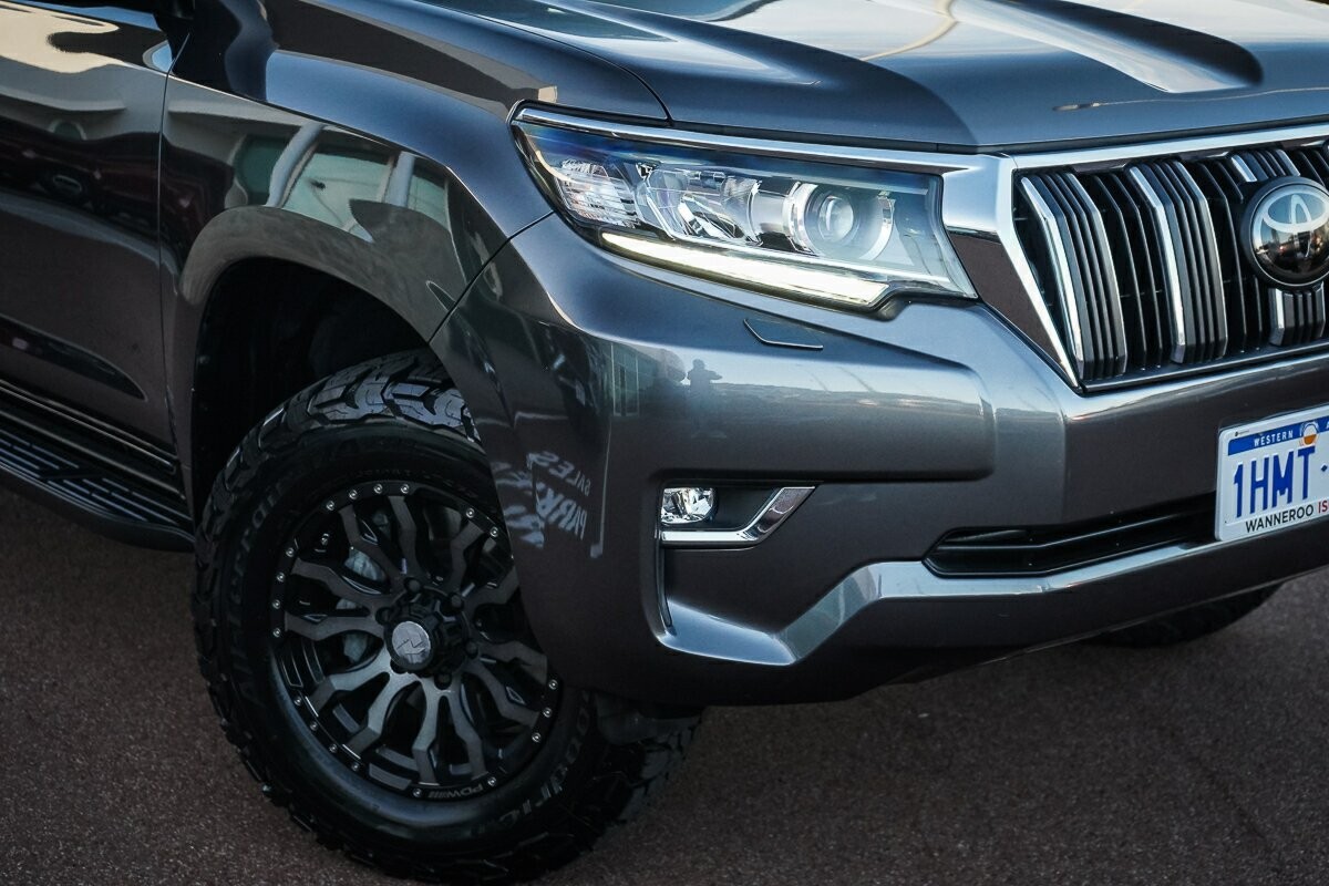 Toyota Landcruiser Prado image 2