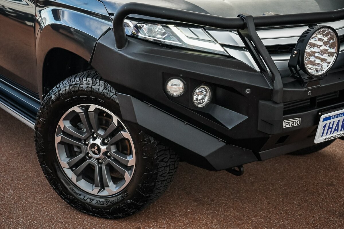 Mitsubishi Triton image 2