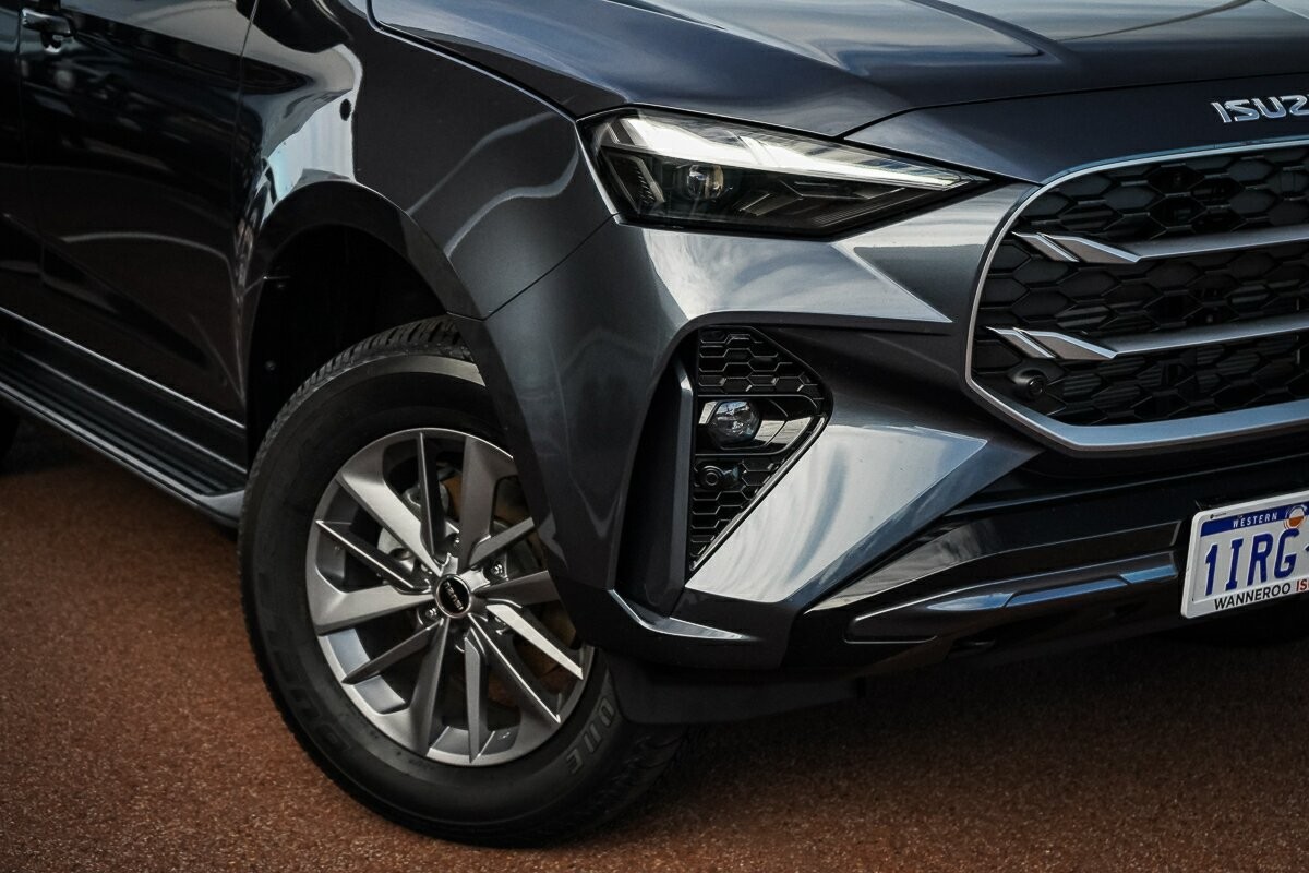 Isuzu Mu-x image 2