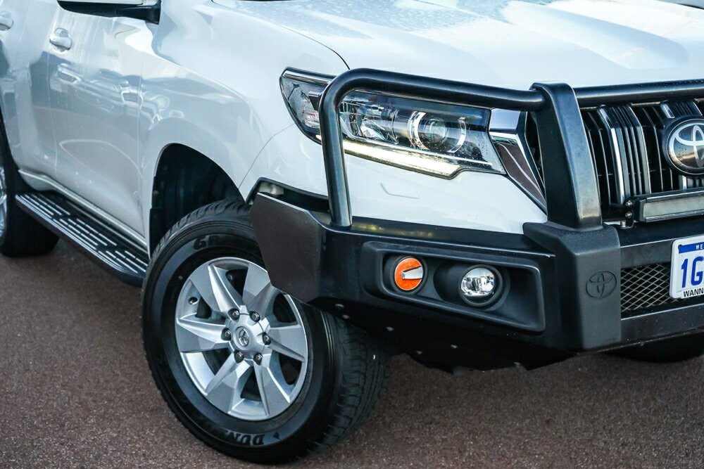Toyota Landcruiser Prado image 2