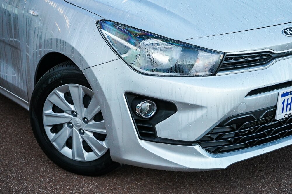 Kia Rio image 2