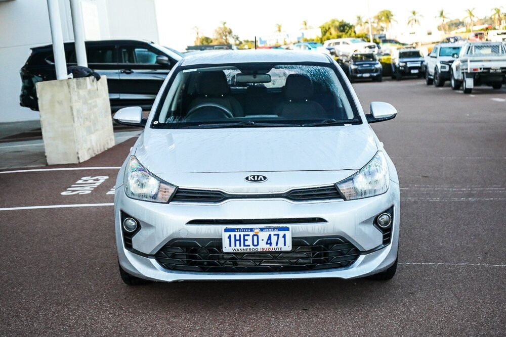 Kia Rio image 3