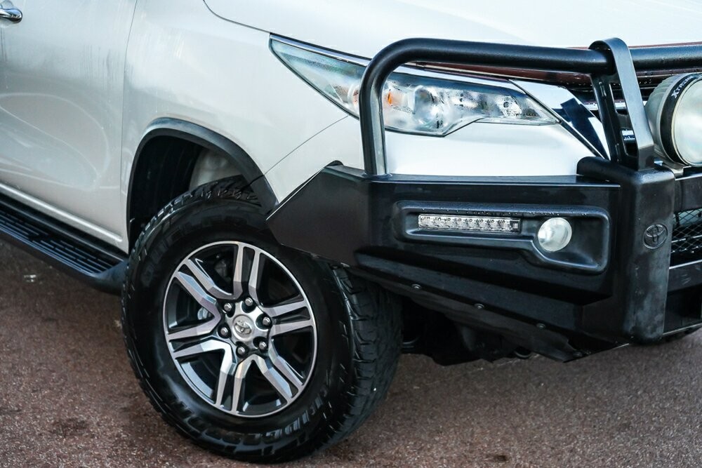 Toyota Fortuner image 2