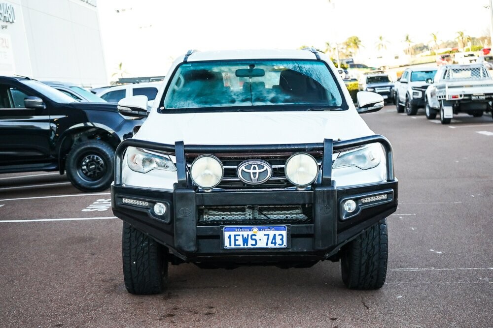 Toyota Fortuner image 3