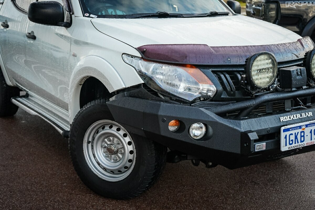Mitsubishi Triton image 2