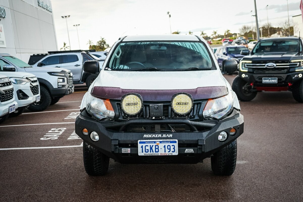 Mitsubishi Triton image 3