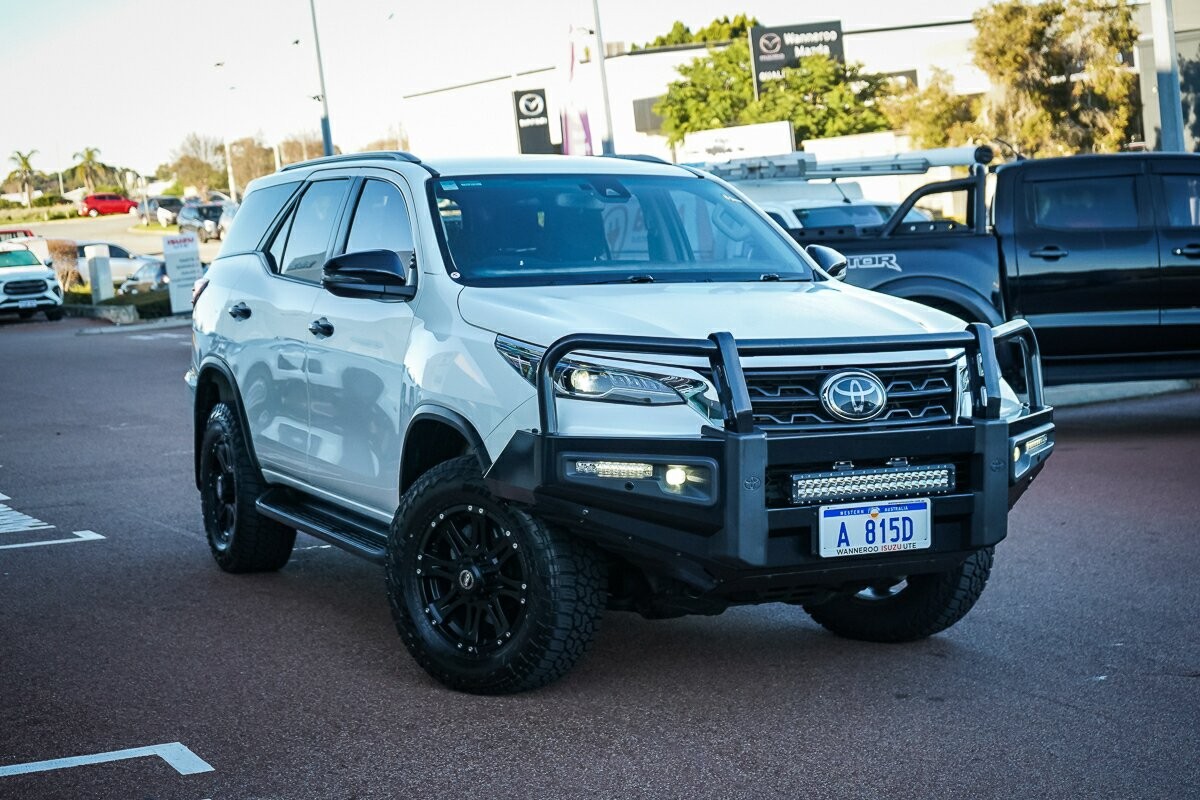 Toyota Fortuner image 1