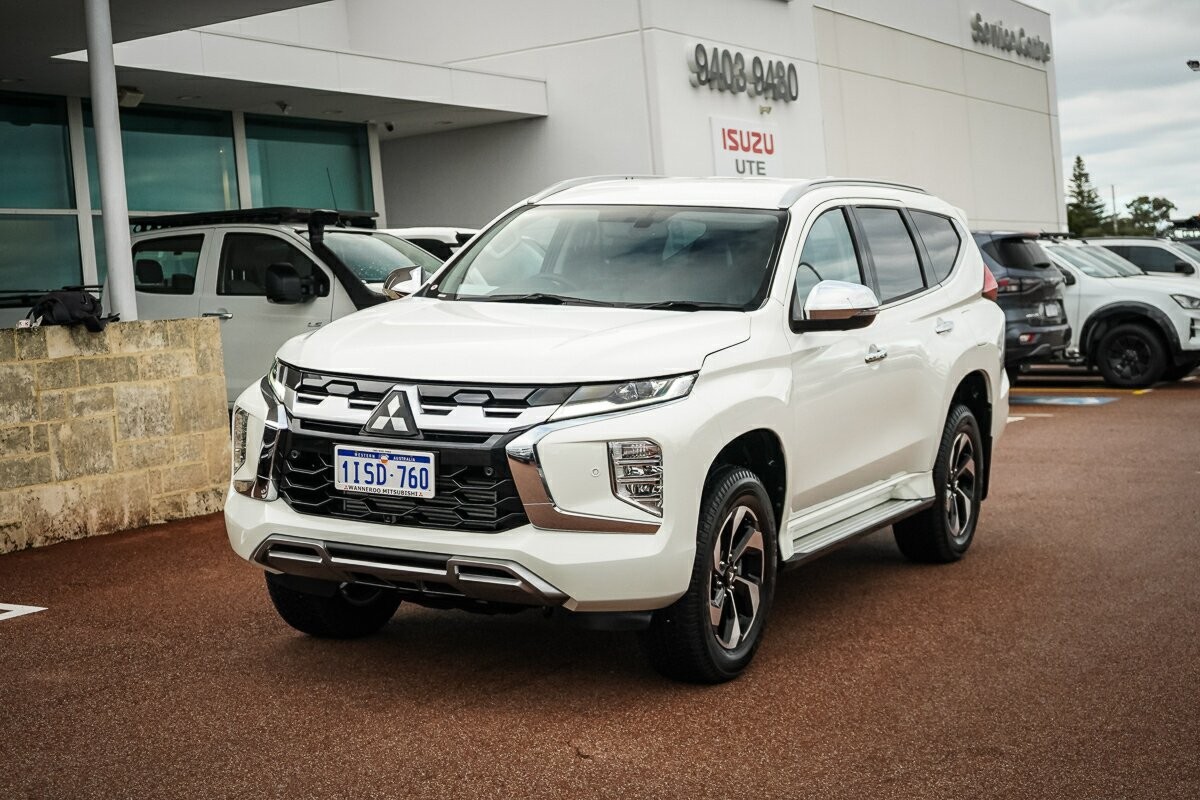 Mitsubishi Pajero Sport image 4