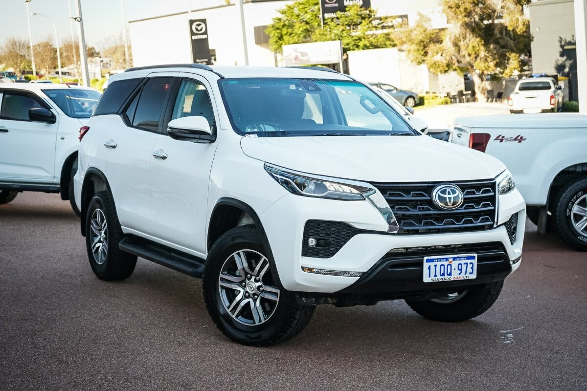 Toyota Fortuner image 1