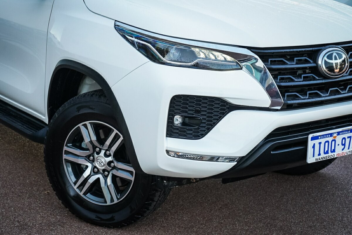 Toyota Fortuner image 2