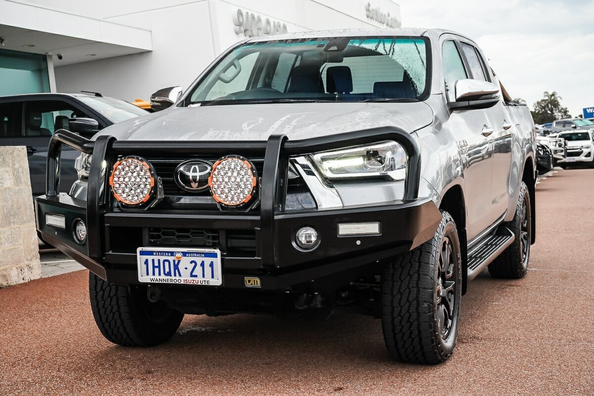 Toyota Hilux image 4