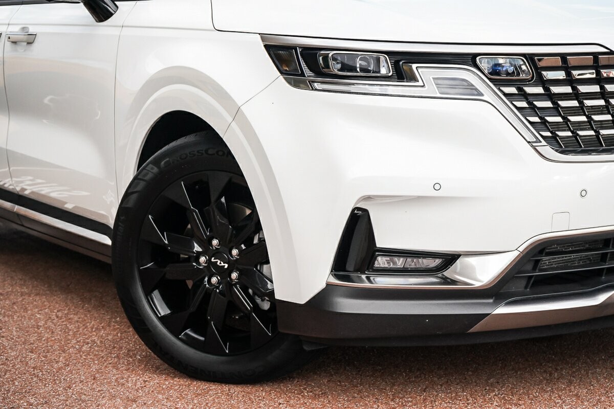 Kia Carnival image 2