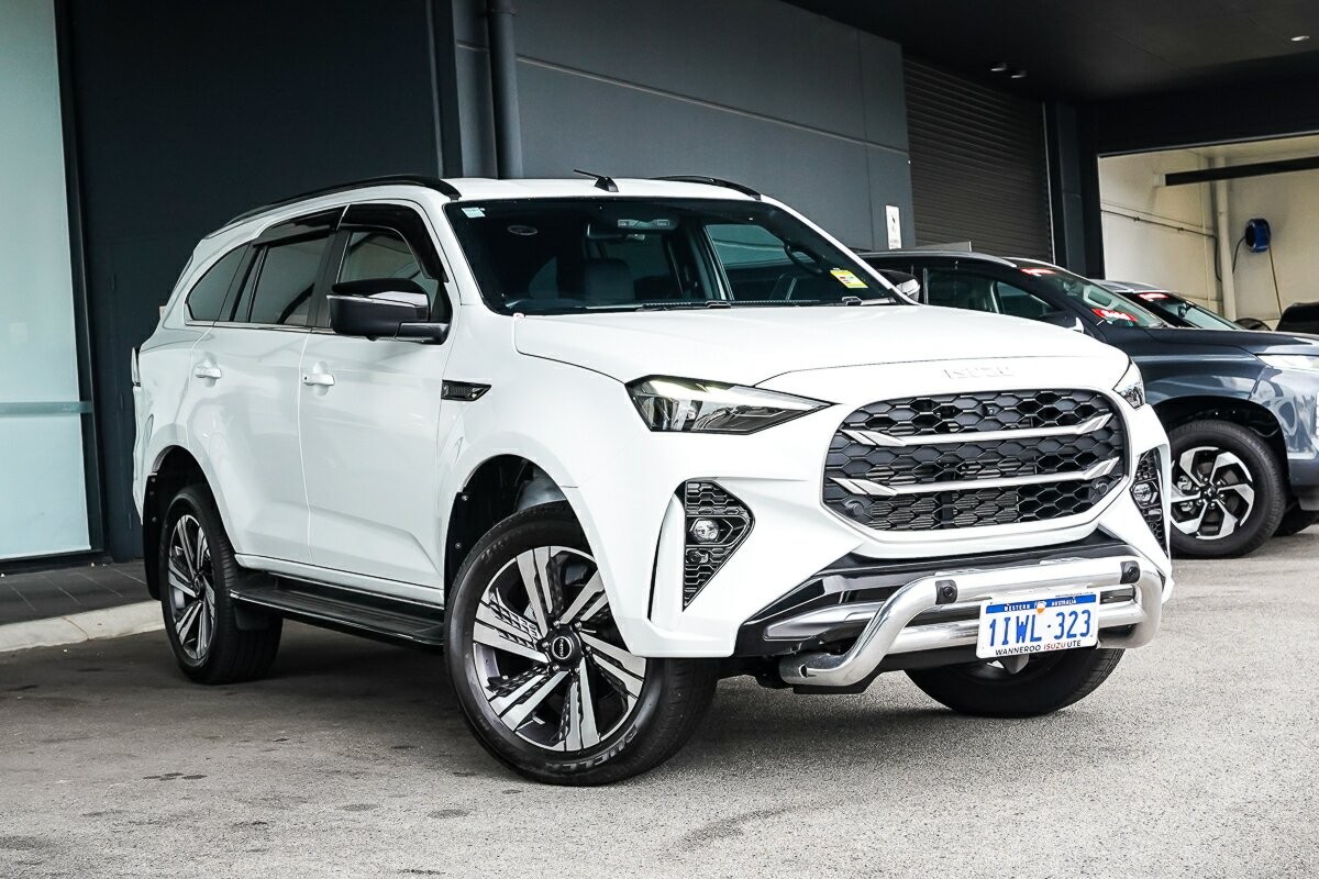 Isuzu Mu-x image 1