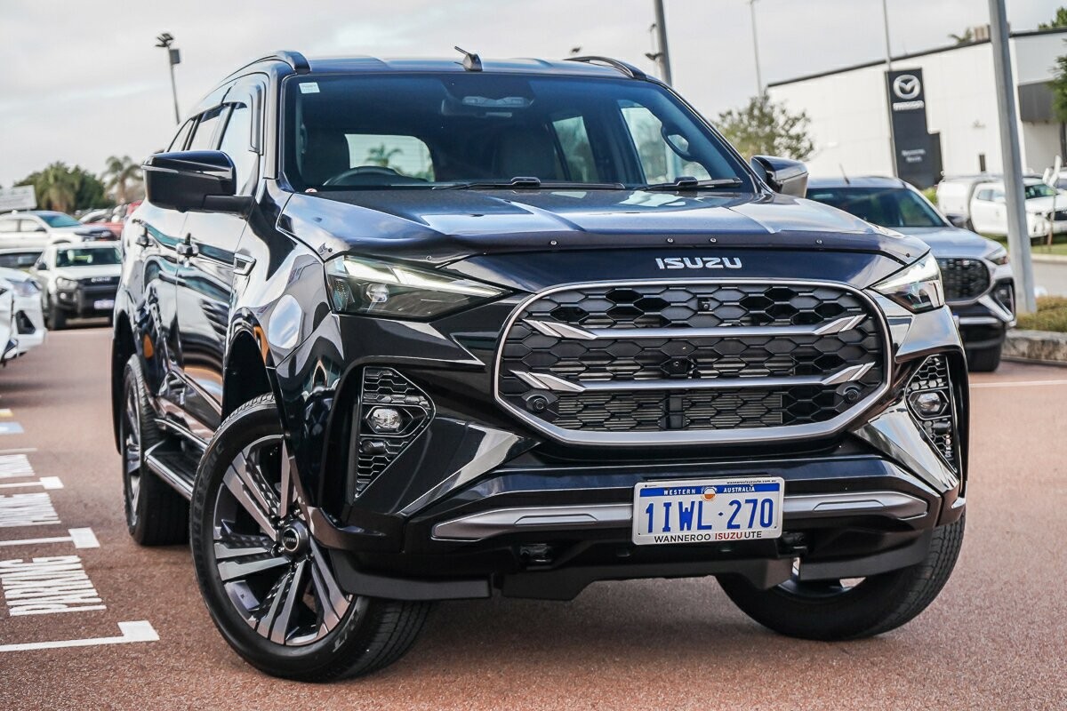 Isuzu Mu-x image 1