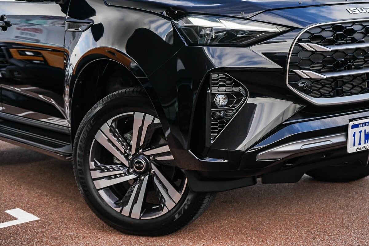 Isuzu Mu-x image 2