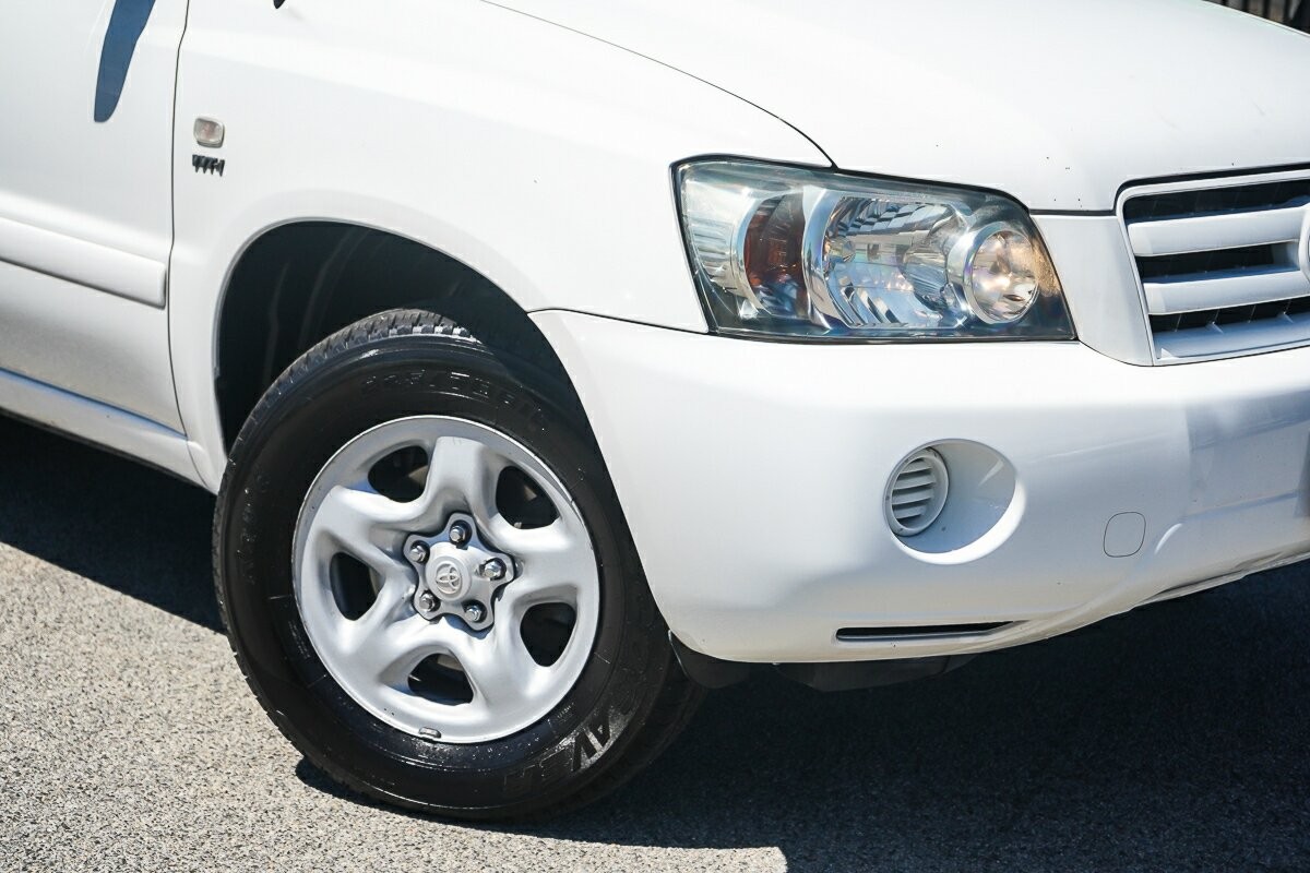 Toyota Kluger image 2