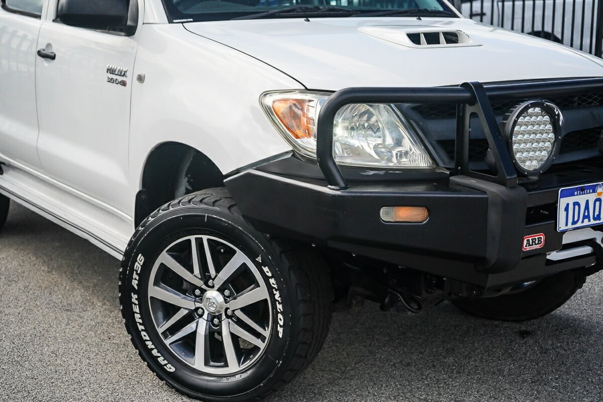Toyota Hilux image 2