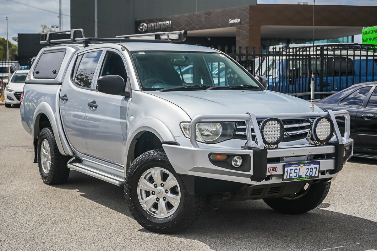 Mitsubishi Triton image 1