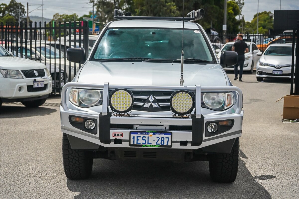 Mitsubishi Triton image 3