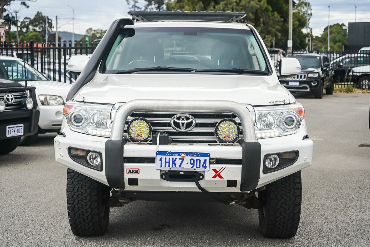 Toyota Landcruiser image 3