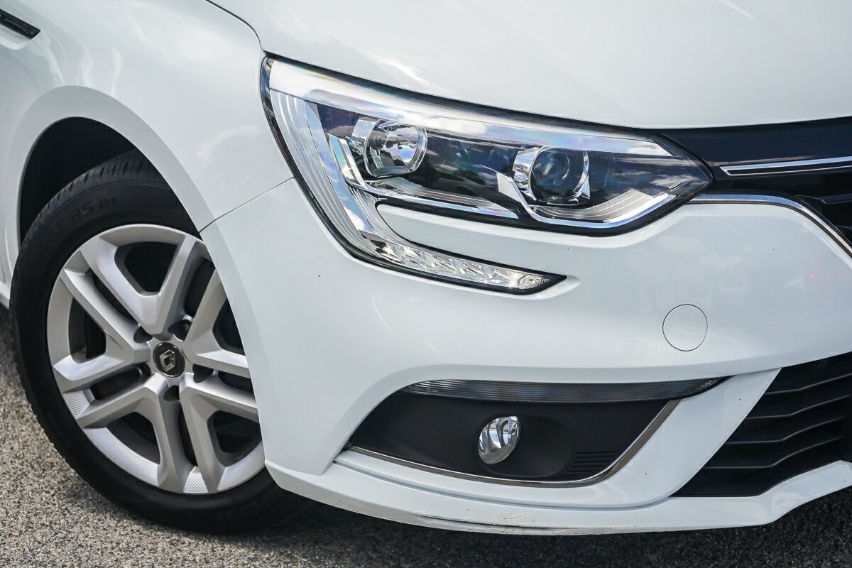 Renault Megane image 2