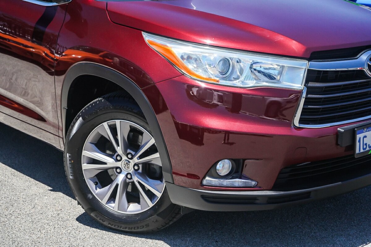 Toyota Kluger image 2