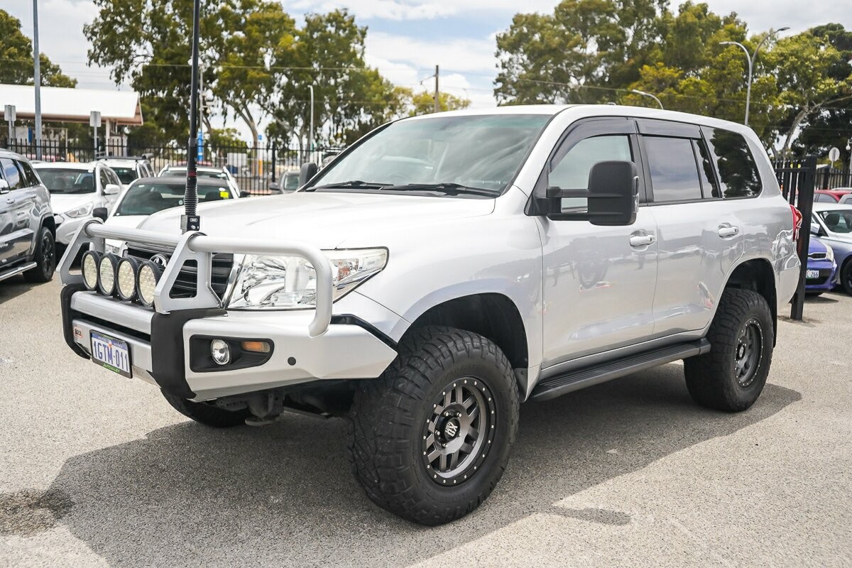Toyota Landcruiser image 3
