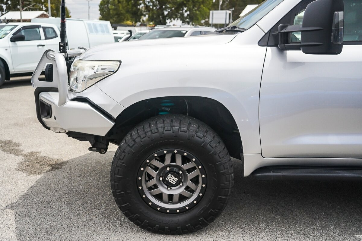 Toyota Landcruiser image 4