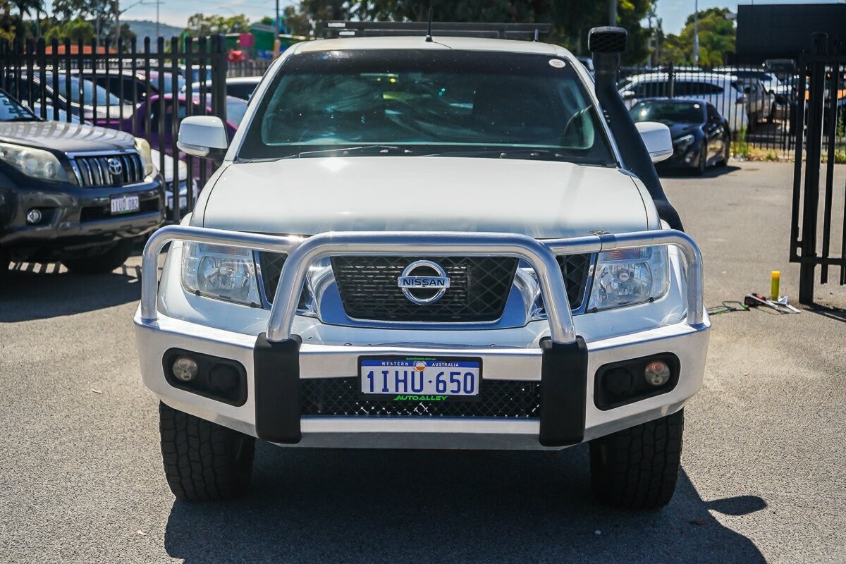 Nissan Navara image 3