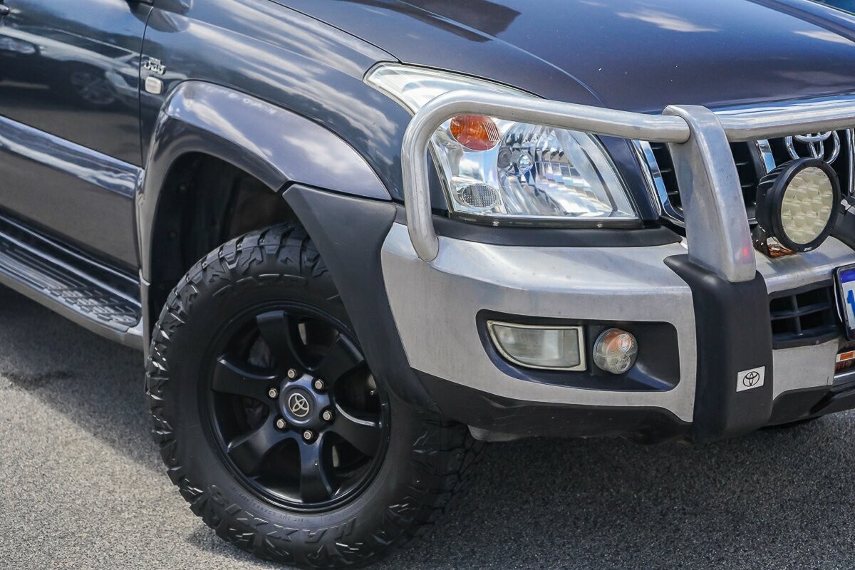 Toyota Landcruiser Prado image 2
