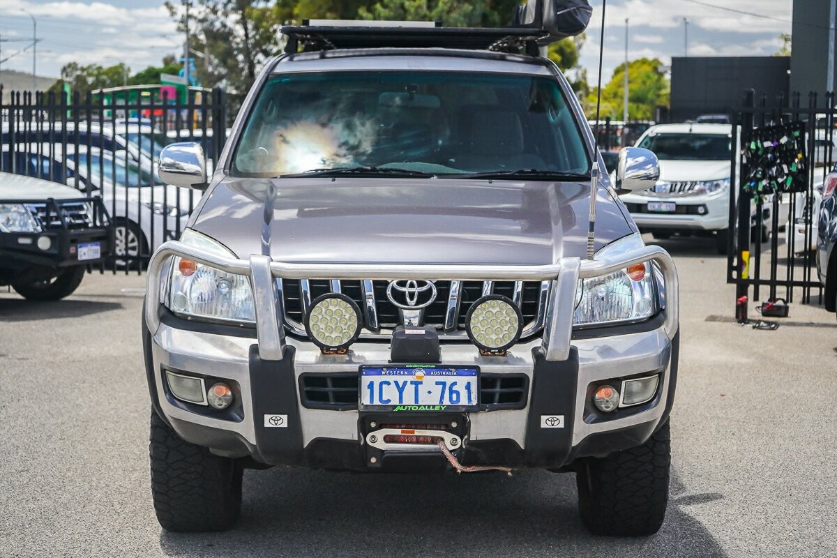 Toyota Landcruiser Prado image 3
