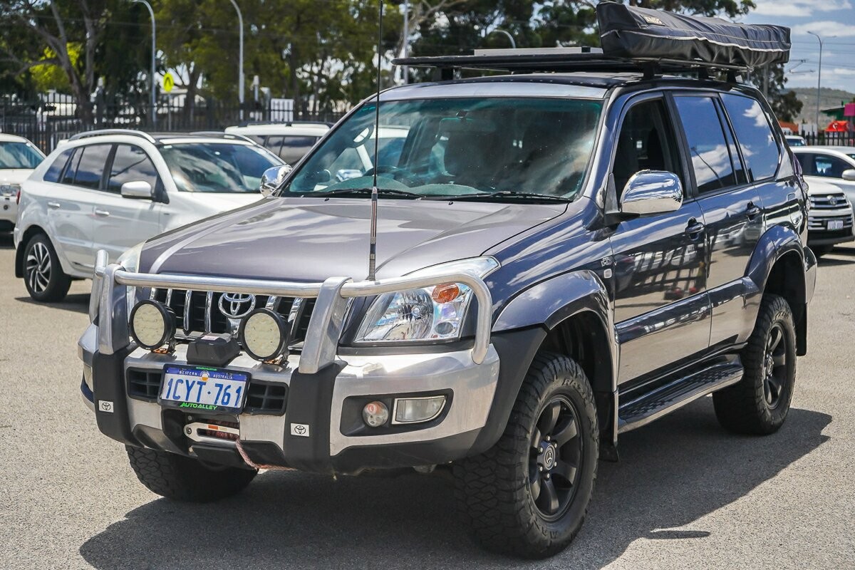 Toyota Landcruiser Prado image 4