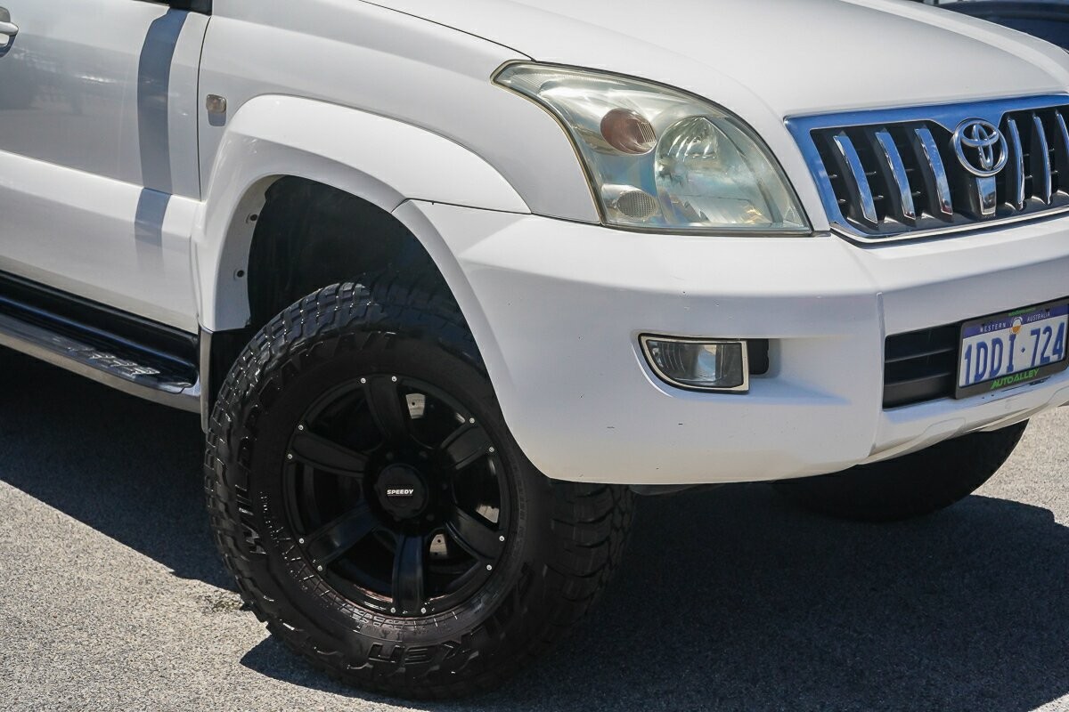 Toyota Landcruiser Prado image 2