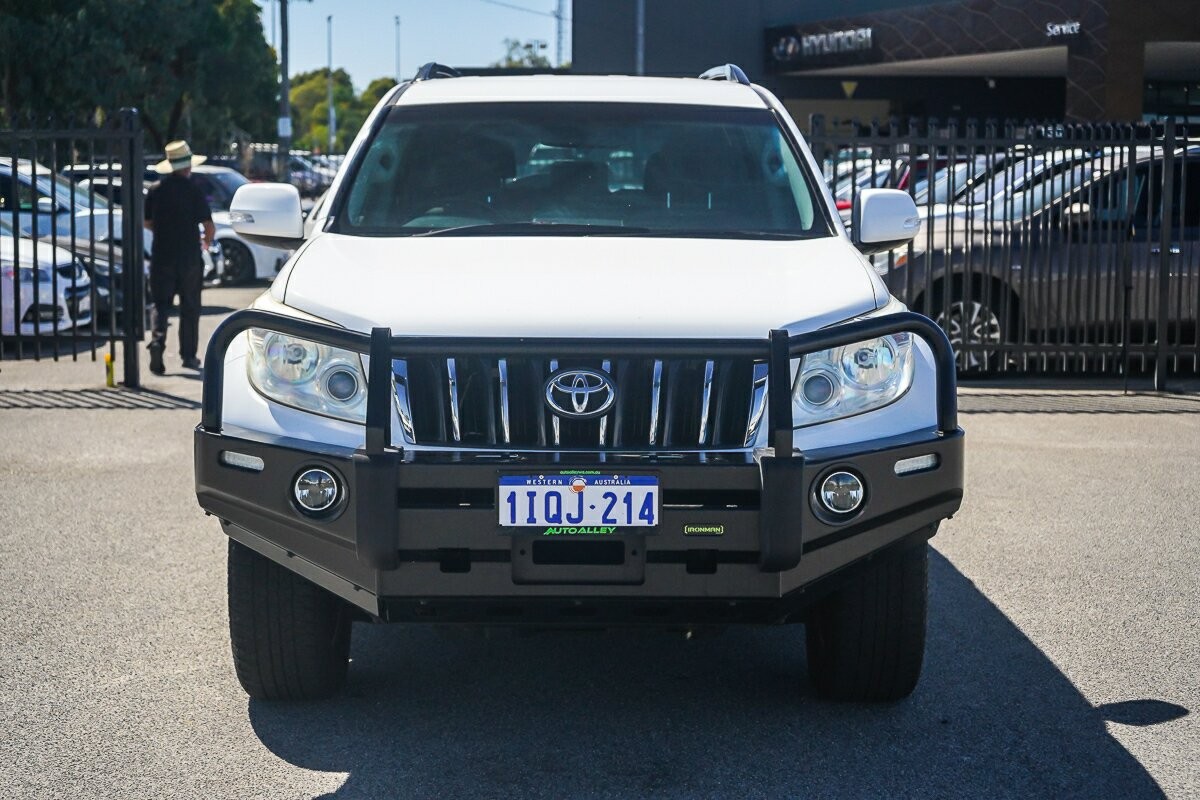 Toyota Landcruiser Prado image 3