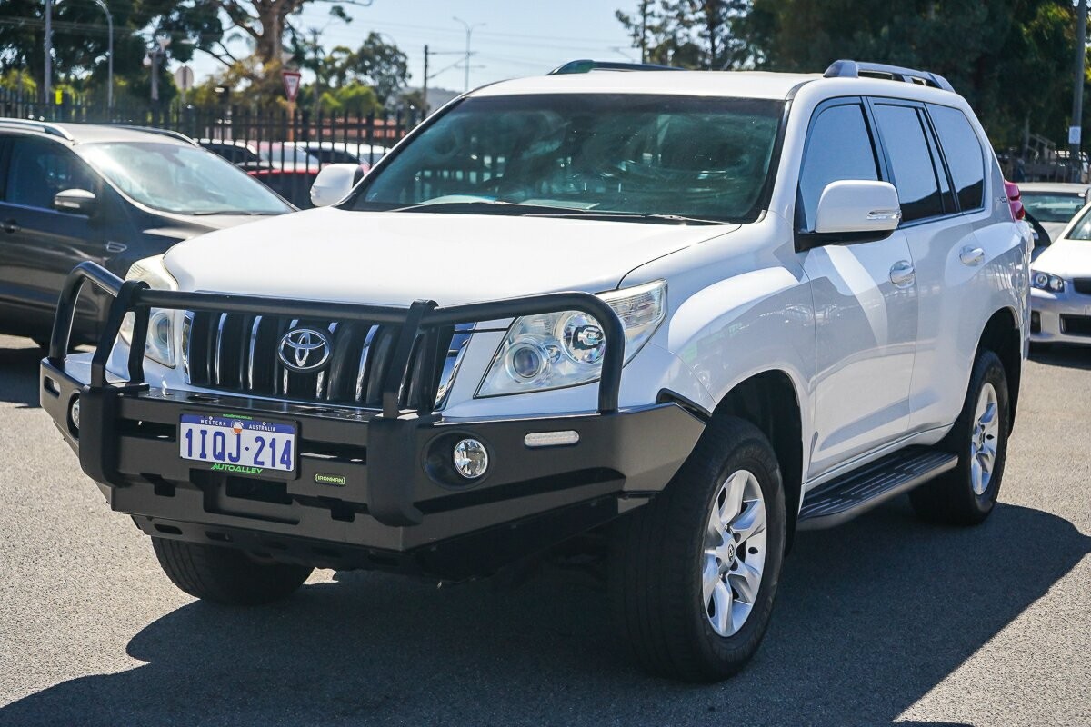 Toyota Landcruiser Prado image 4