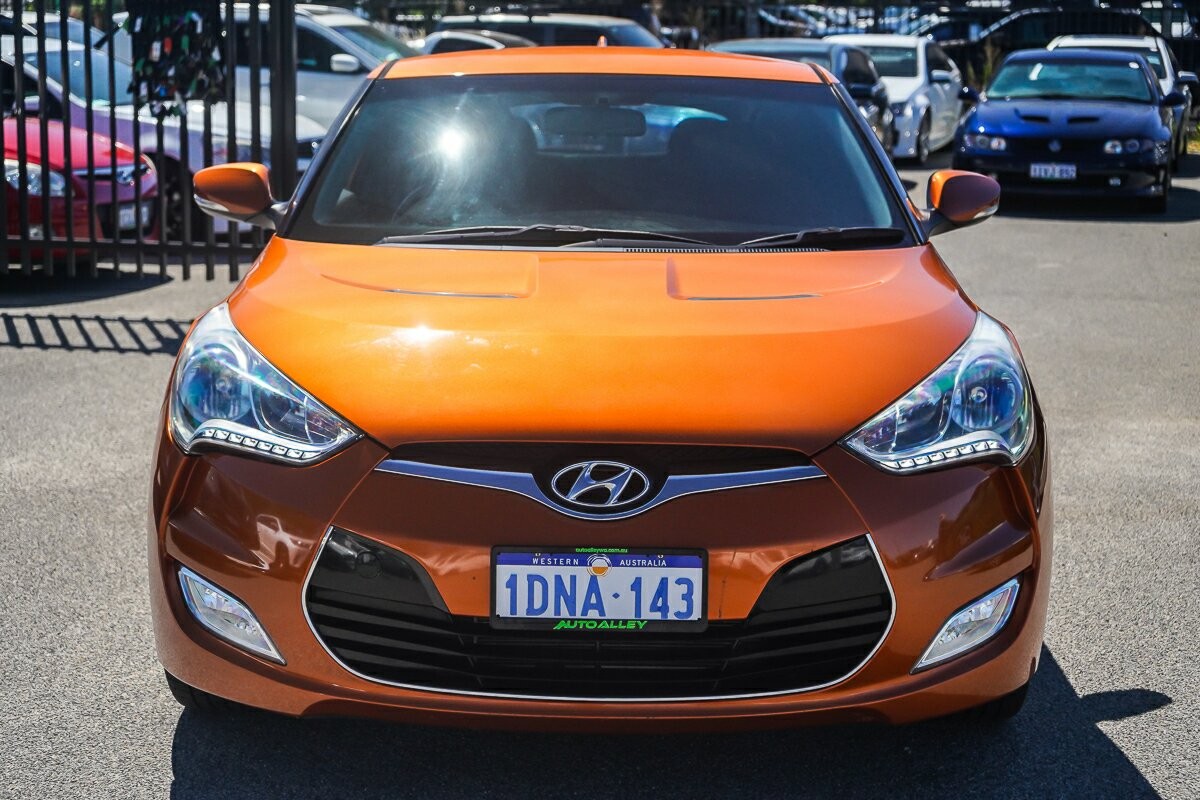 Hyundai Veloster image 3