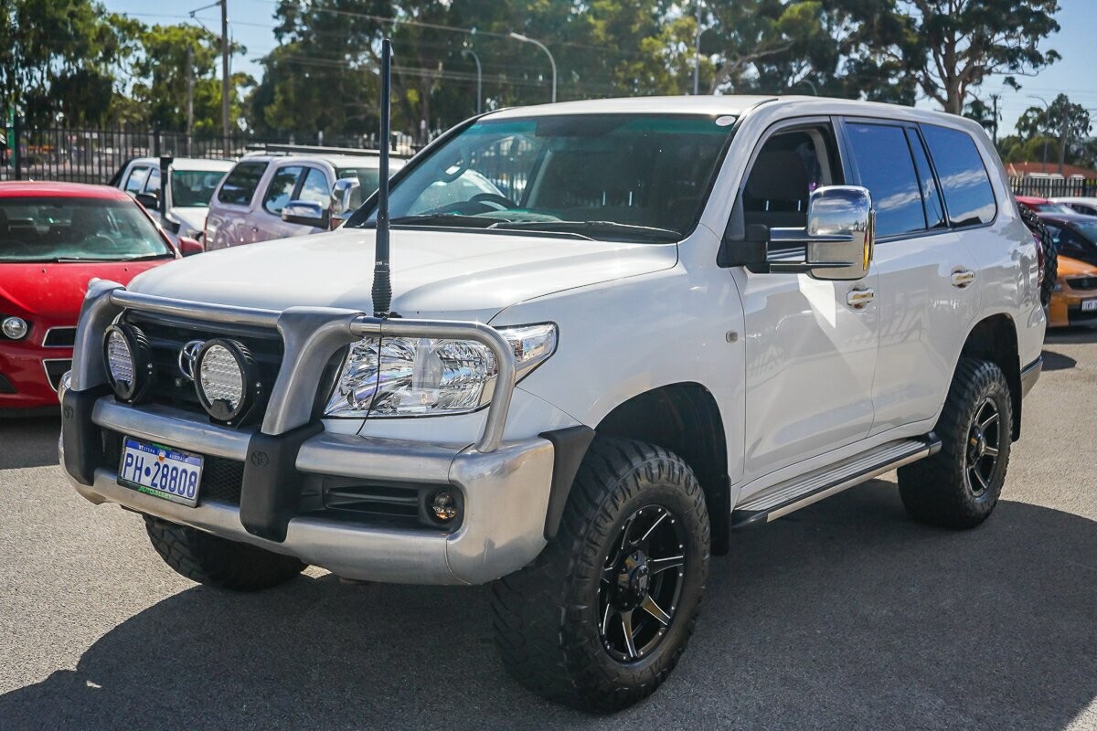 Toyota Landcruiser image 4