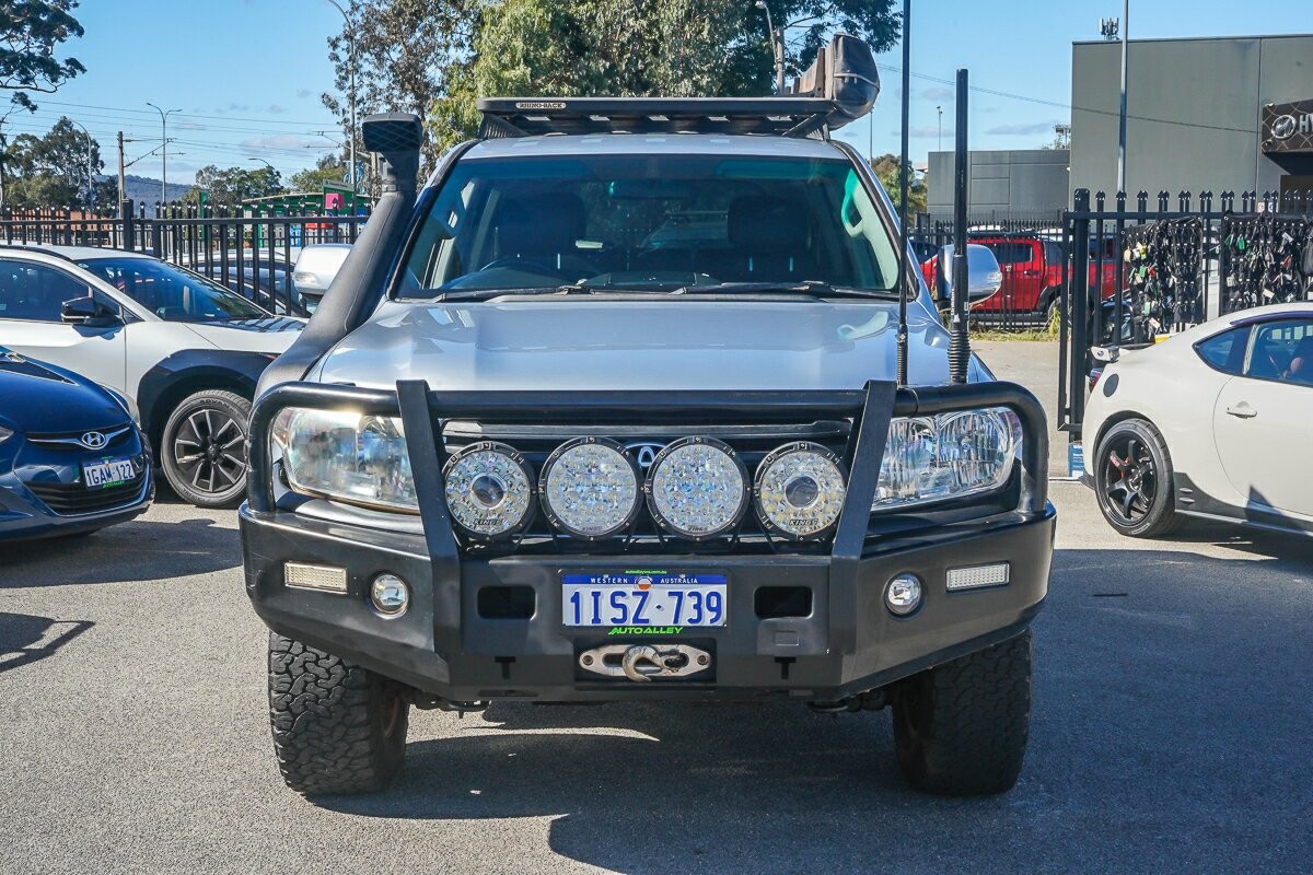 Toyota Landcruiser image 3