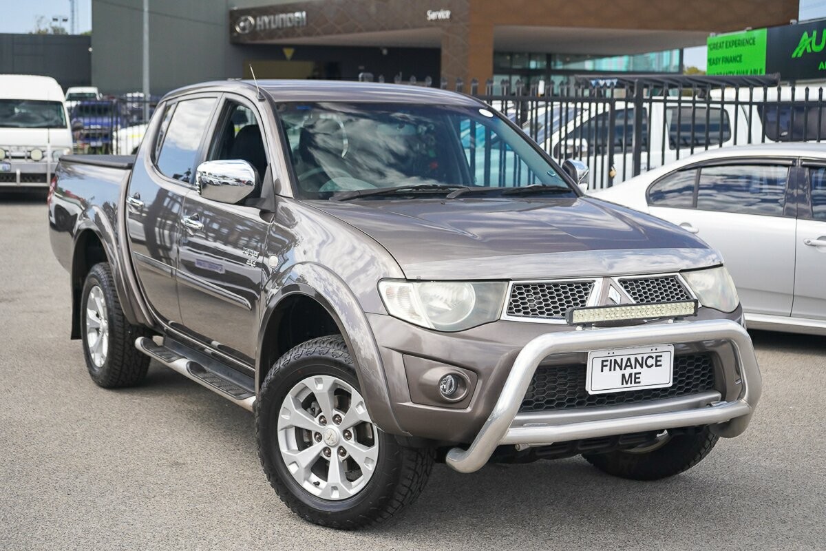 Mitsubishi Triton image 1