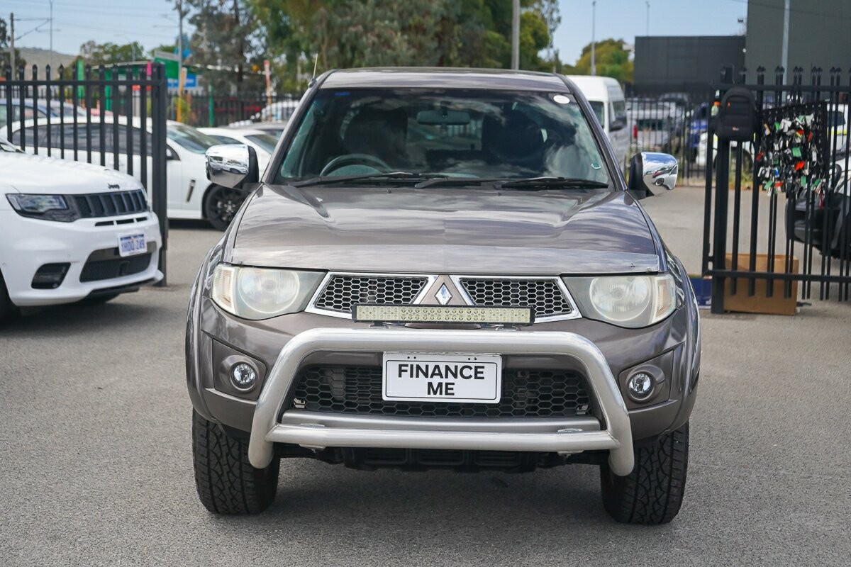 Mitsubishi Triton image 3