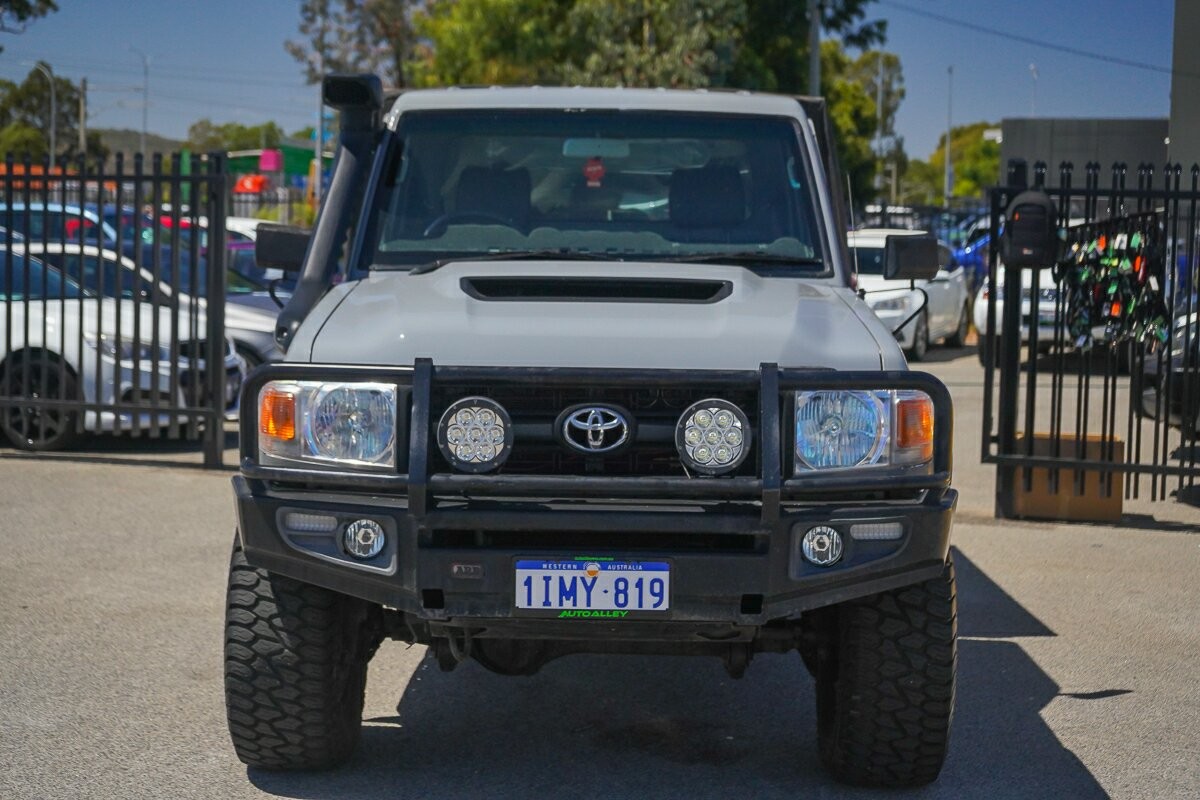 Toyota Landcruiser image 3