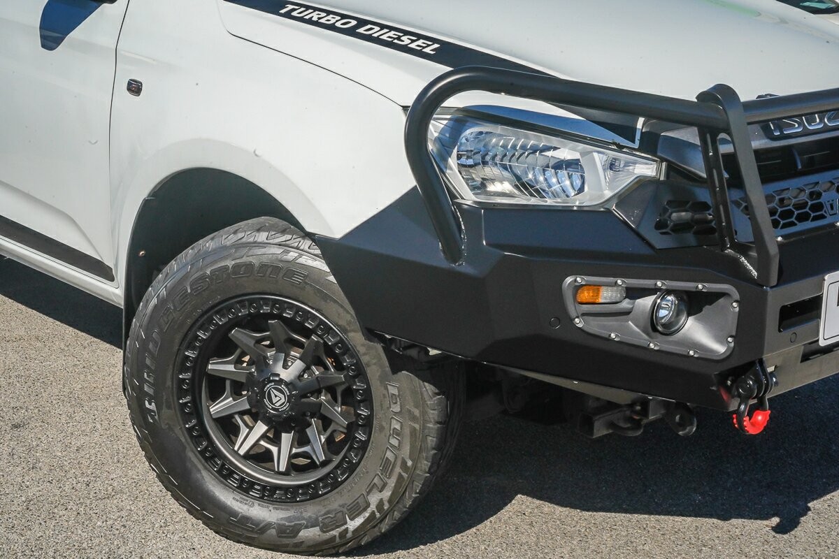 Isuzu D-max image 2
