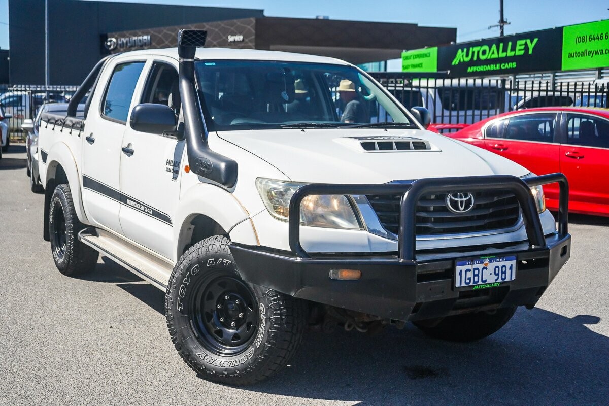 Toyota Hilux image 1